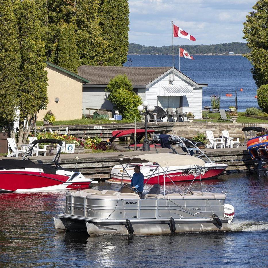 Gananoque, Ont., mayor wants to clamp down on Quebec parking scofflaws — literally